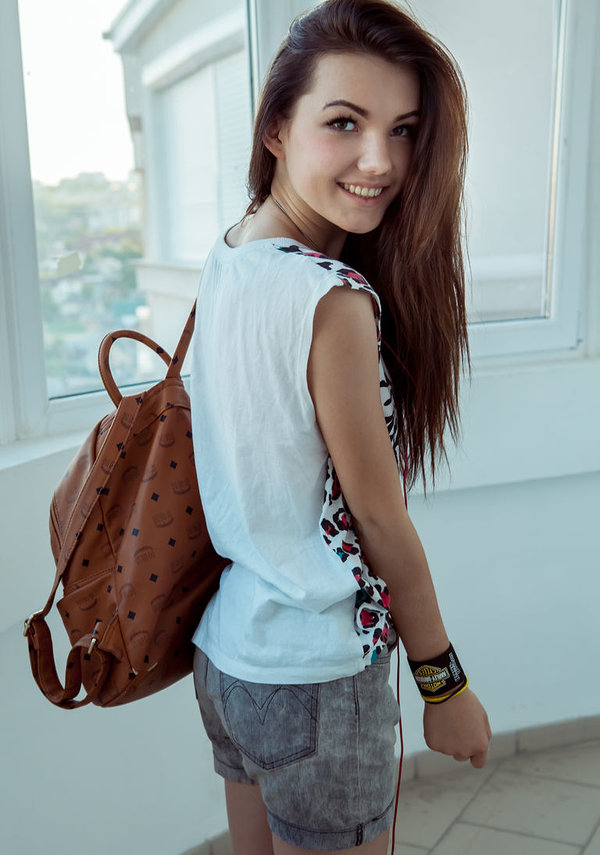 Елена, 18